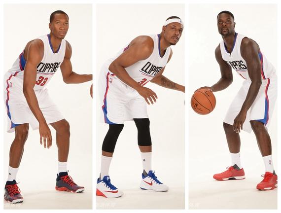 亚冬会男子冰球：中国队8-0大胜泰国队取小组赛首胜.